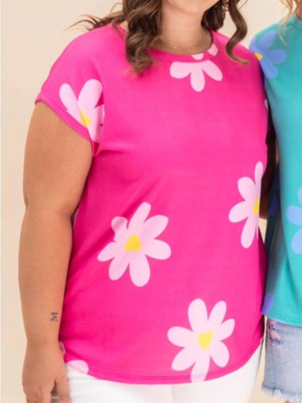Floral Short Cap Sleeve Top.  Medium.
